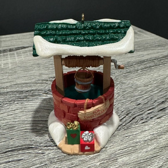 Hallmark | Sweetheart Wishing Well (1990) - Vintage Keepsake Ornament - Picture 9 of 15